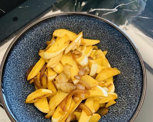小炒茭白怎么做？简单易学的家常菜做法是什么？  第3张