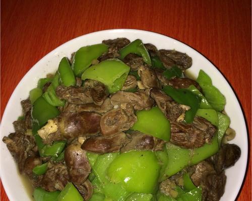 小炒鸡心怎么做才好吃？详细步骤和技巧是什么？