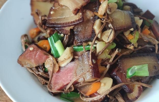 小炒湖南腊肉怎么做？步骤和技巧有哪些？  第3张