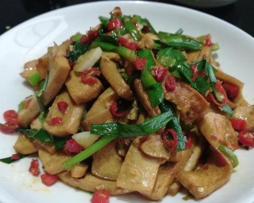 小炒豆干怎么做？有哪些简单步骤和技巧？  第3张