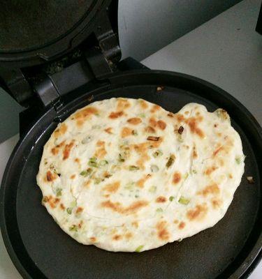 香葱葱油饼的做法是什么？如何在家做出美味的香葱葱油饼？  第2张
