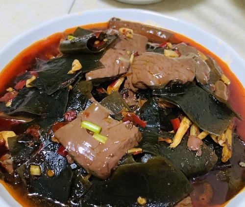 香葱炒鸭血的做法是什么？如何炒出鲜嫩可口的鸭血？