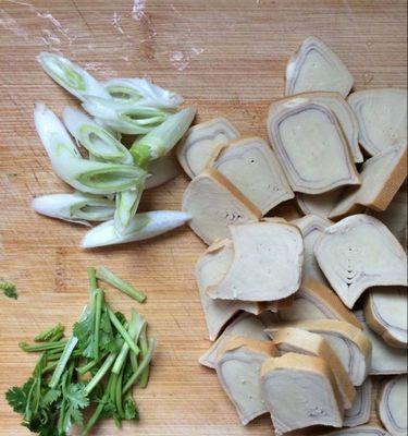 香葱拌干豆腐卷怎么做？步骤和技巧有哪些？  第2张