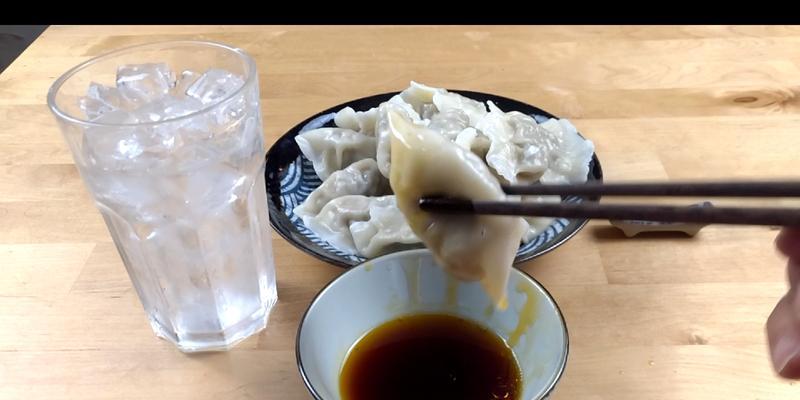 香椿猪肉馅饺子怎么做？步骤和技巧是什么？  第2张