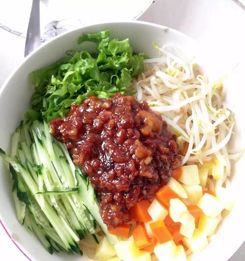 香椿熏干炸酱面怎么做？具体步骤是什么？