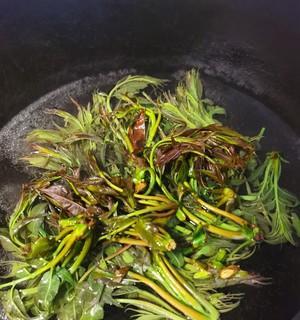 香椿头煎蛋怎么做？步骤和技巧有哪些？  第3张
