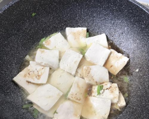 香椿肉片溜豆腐怎么做？步骤和技巧是什么？
