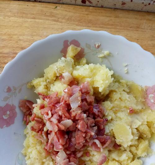 香椿肉末炒土豆泥怎么做？步骤和技巧是什么？