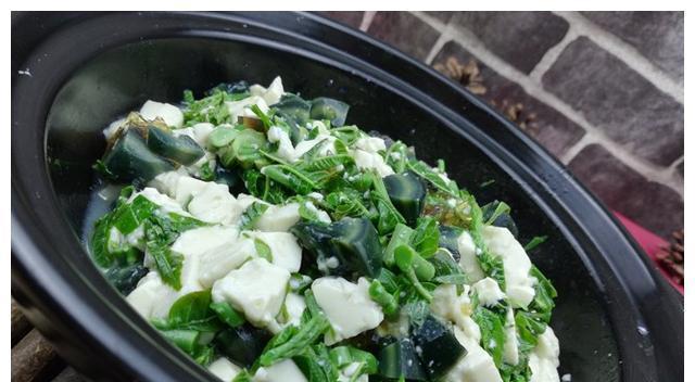 香椿皮蛋拌豆腐怎么做？步骤和技巧是什么？  第2张