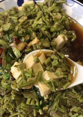 香椿苗拌嫩豆腐怎么做？步骤和技巧是什么？  第3张