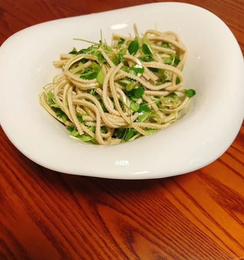 香椿苗拌豆腐丝怎么做？步骤和技巧有哪些？  第2张