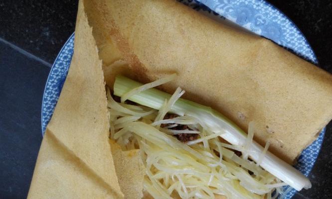 香椿卷煎饼怎么做？步骤和技巧有哪些？