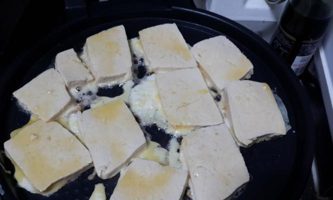 香椿煎豆腐怎么做？步骤和技巧有哪些？