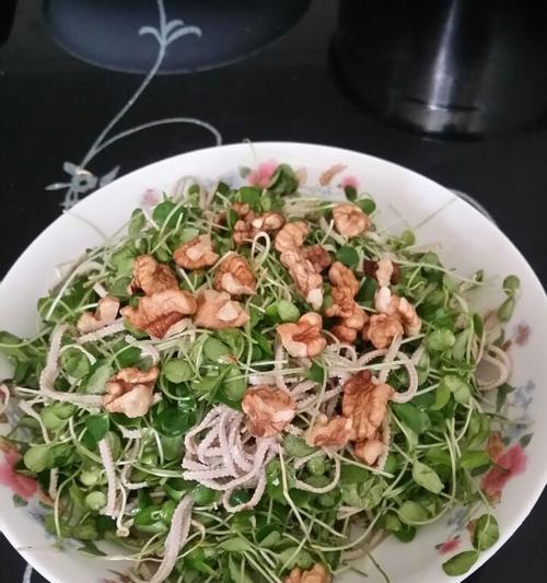 香椿鸡蛋丝怎么做？步骤和技巧有哪些？