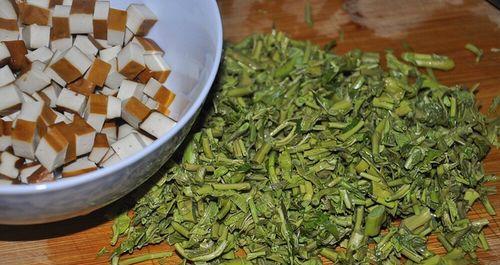 香椿拌豆干怎么做？步骤是什么？  第2张