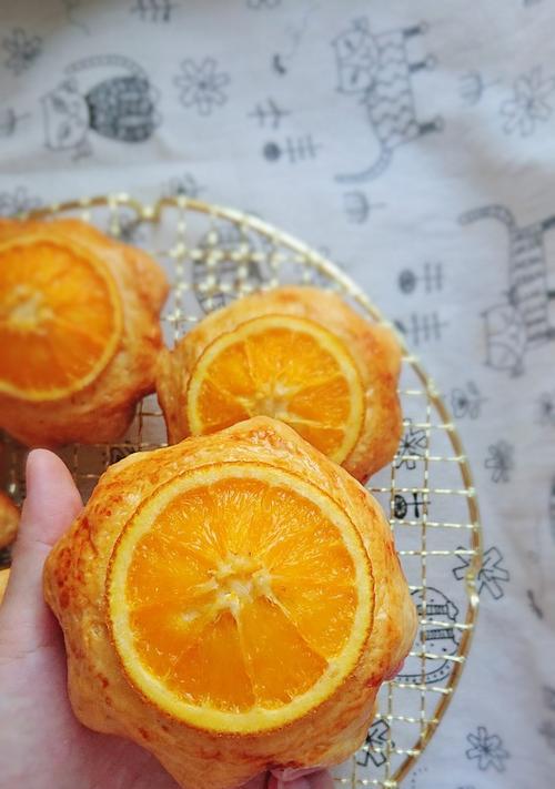香橙小面包的做法是什么？如何在家轻松制作？  第2张