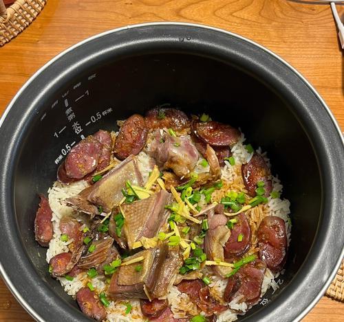 香肠蒸饭怎么做？步骤简单易学吗？  第2张