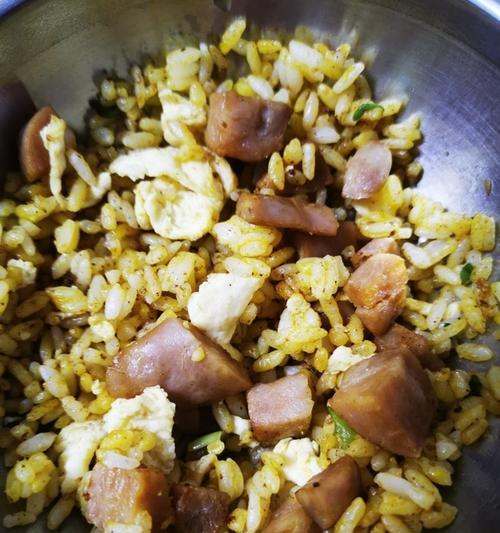 香肠三丁蛋炒饭怎么做？步骤和技巧有哪些？  第2张