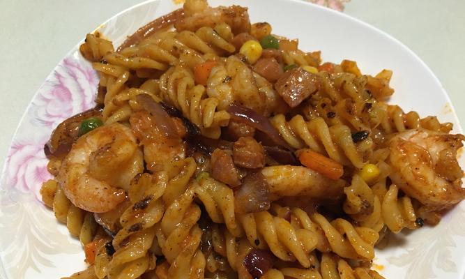 香肠鸡蛋炒意面怎么做？详细步骤和技巧是什么？  第2张