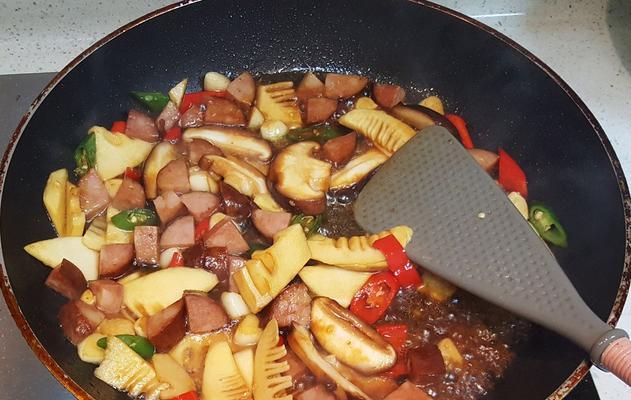 香肠豆腐怎么做？有哪些简单易学的步骤？  第2张