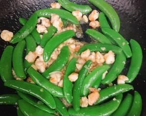 香肠炒甜豆怎么做？步骤和技巧有哪些？  第3张