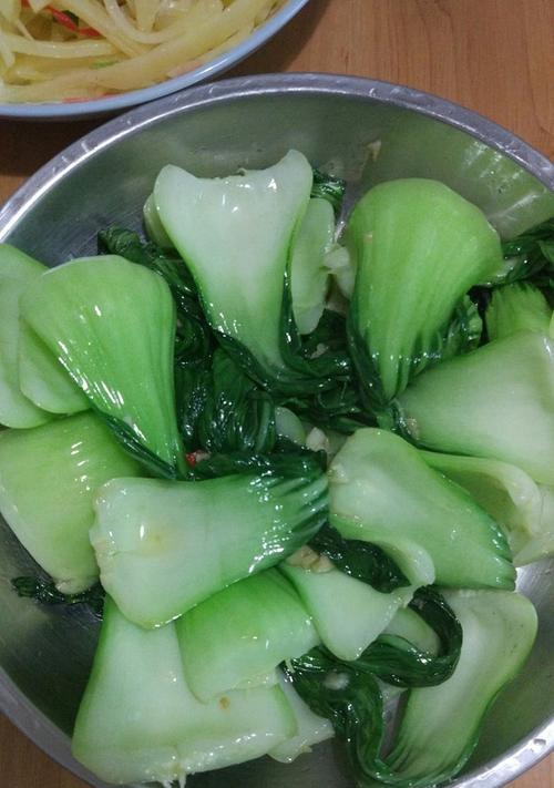 香肠炒上海青怎么做？步骤和技巧有哪些？