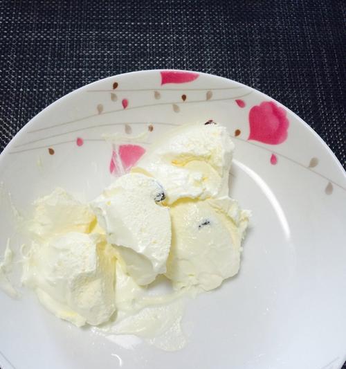香草冰淇淋怎么做？制作过程中常见的问题有哪些？