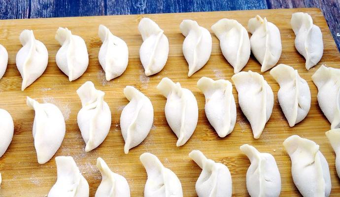 香菜猪肉陷饺子怎么做？步骤和技巧有哪些？