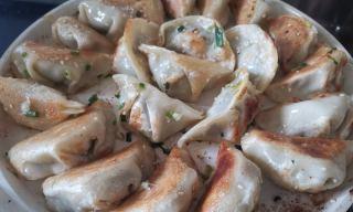 香菜虾仁煎饺怎么做？步骤和技巧有哪些？