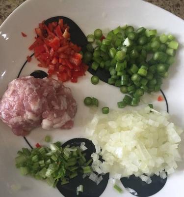 香菜土豆泥怎么做？有哪些步骤和技巧？  第2张