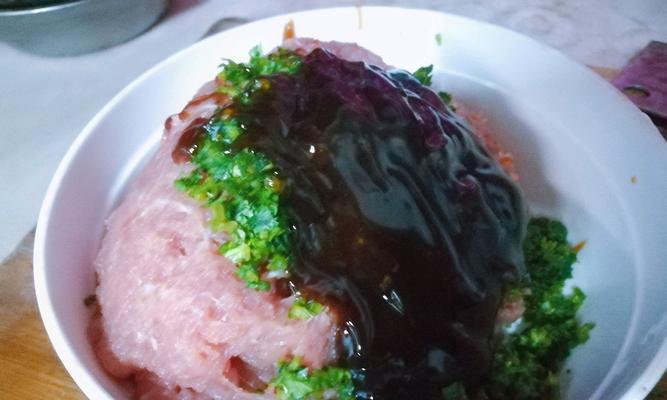 香菜肉丸怎么做才美味？制作过程中有哪些常见问题？