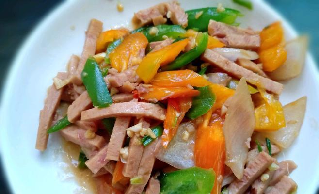午餐肉烩丝瓜怎么做？步骤和技巧有哪些？  第3张