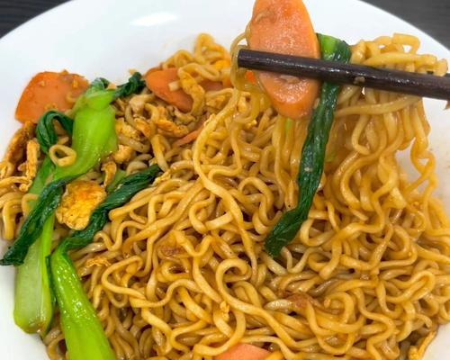 午餐肉炒方便面怎么做？步骤和技巧有哪些？  第3张