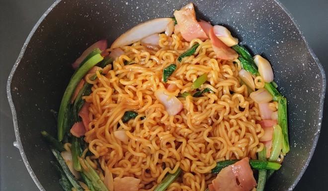 午餐肉炒方便面怎么做？步骤和技巧有哪些？  第2张
