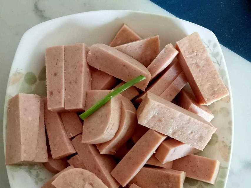 午餐肉炒蛋怎么做？步骤和技巧有哪些？  第1张