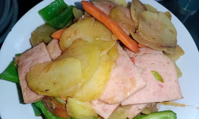 午餐肉炒蛋怎么做？步骤和技巧有哪些？  第3张