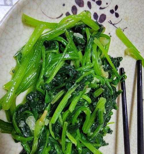 午餐肉炒菠菜怎么做？步骤和技巧有哪些？