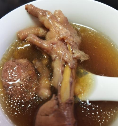 五指毛桃煲猪骨怎么做？煲汤的正确步骤是什么？