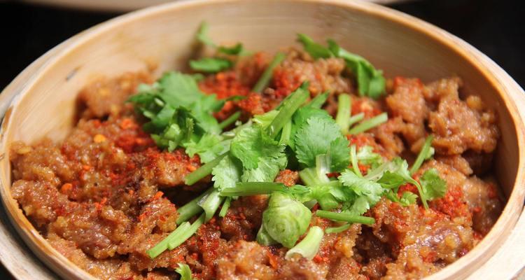 五圆鸡的做法是什么？如何在家轻松制作五圆鸡？