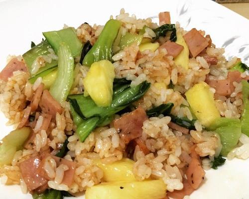 五颜六色炒饭怎么做？有哪些简单步骤和技巧？
