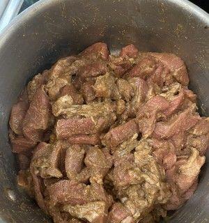 五香牛肉干怎么做？家庭版做法有哪些常见问题？  第3张