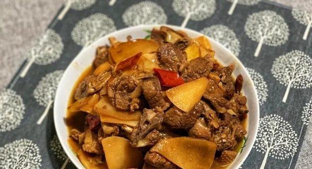 五香胡萝卜笋烧鸭怎么做？步骤和技巧有哪些？