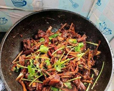 五香胡萝卜笋烧鸭怎么做？步骤和技巧有哪些？  第3张