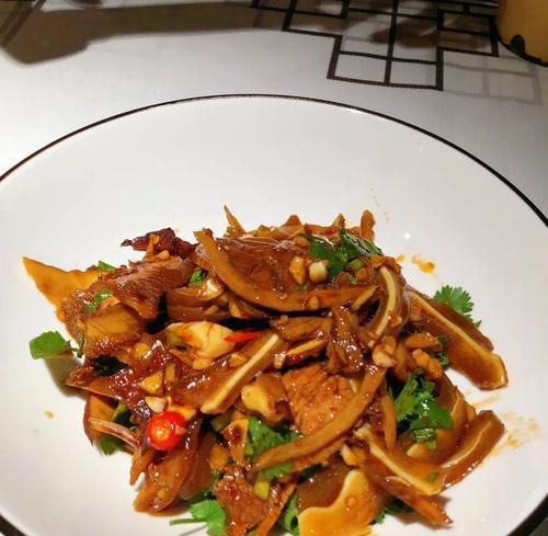 五香豆干炒牛肉的做法是什么？如何炒出鲜嫩多汁的牛肉？  第3张