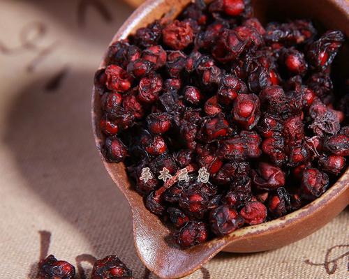 五味子茶怎么做？制作五味子茶的步骤和注意事项是什么？  第3张