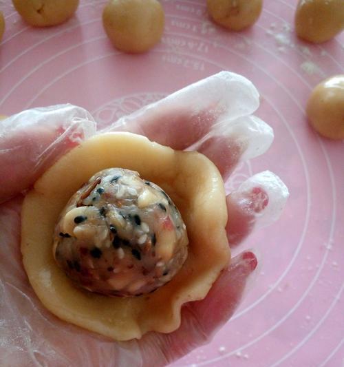 五仁广式月饼的做法？制作过程中有哪些常见问题？  第2张