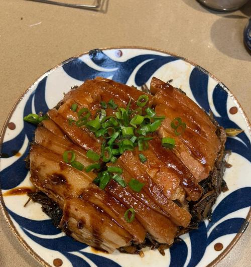 五花肉蒸梅干菜怎么做？步骤和技巧有哪些？  第3张