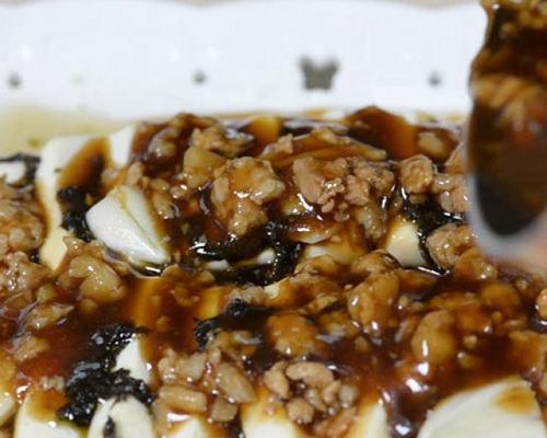 五花肉蒸豆腐怎么做？步骤和技巧是什么？  第1张