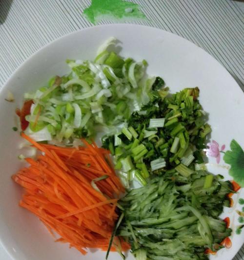 五花肉香菜胡萝卜蛋饺怎么做？步骤和技巧有哪些？