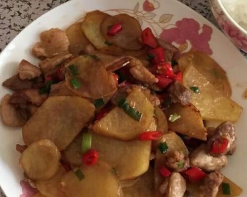五花肉炆土豆的做法是什么？步骤详解如何做？